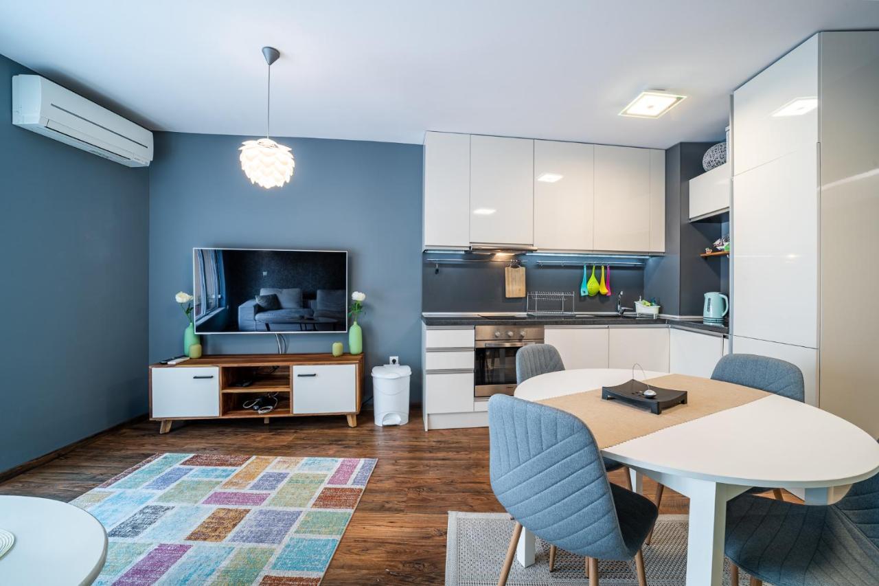 Colibri Central Apartment Varna Ngoại thất bức ảnh
